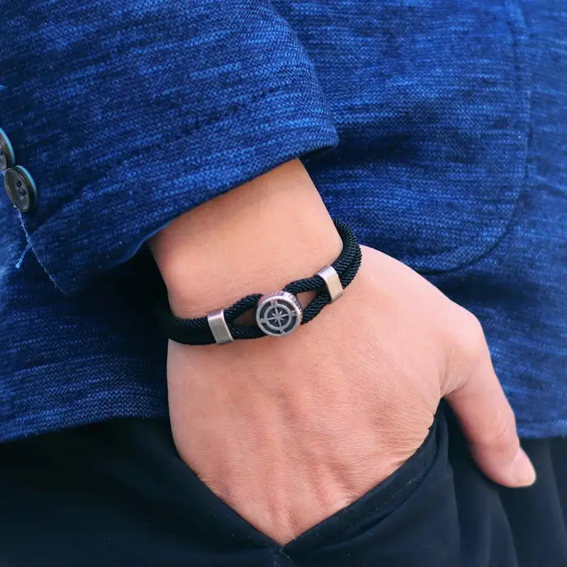 Men Bracelet Rope – Northstar Compass Rope Bracelet in black, worn on the wrist