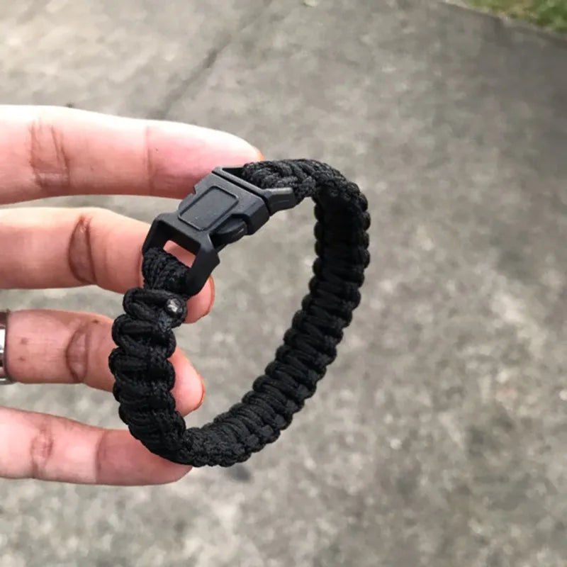 Men Bracelet Rope – Ranger Paracord Survival Bracelet in black, worn on the wrist
