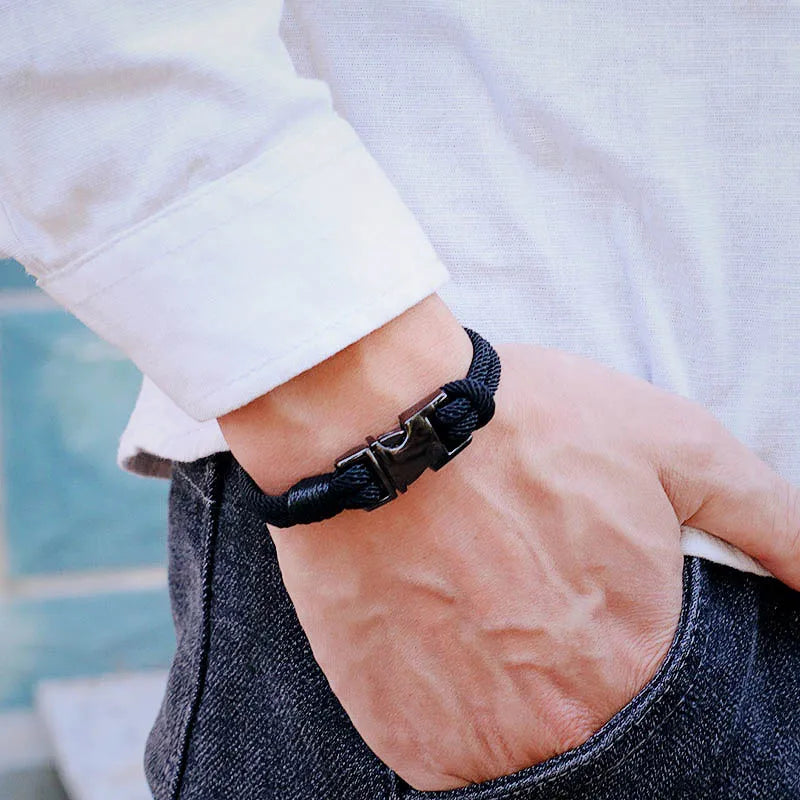 Men Bracelet Rope – Rigger Spring Buckle Rope Bracelet in Black, worn on the wrist