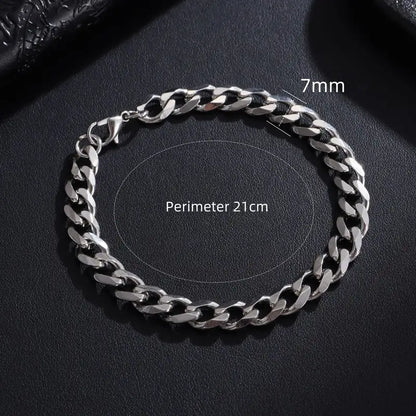 Diagram showing the 7mm Cuban link chain width and 18cm perimeter