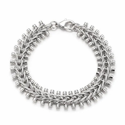 925 sterling silver riveted flat mesh chain bracelet, product photo on white background