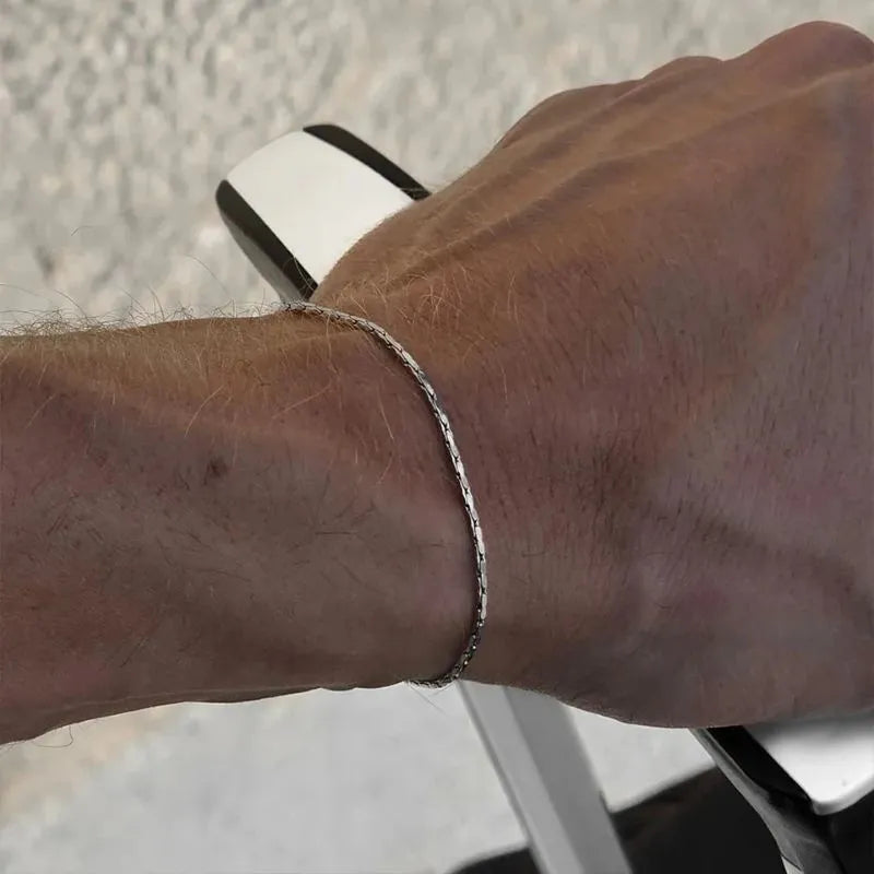 Men's Bracelet Gold with a 1.3 mm hammered wire chain and durable stainless steel construction.