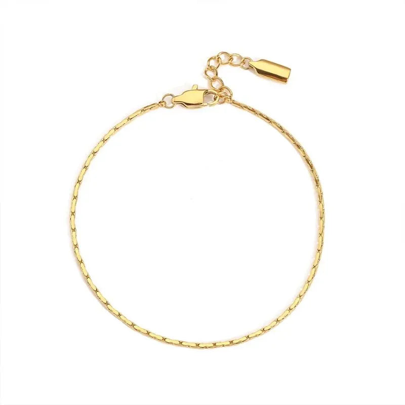Men's Bracelet Gold – Aurora Hammered Wire Bracelet crafted from premium stainless steel with a polished gold finish.