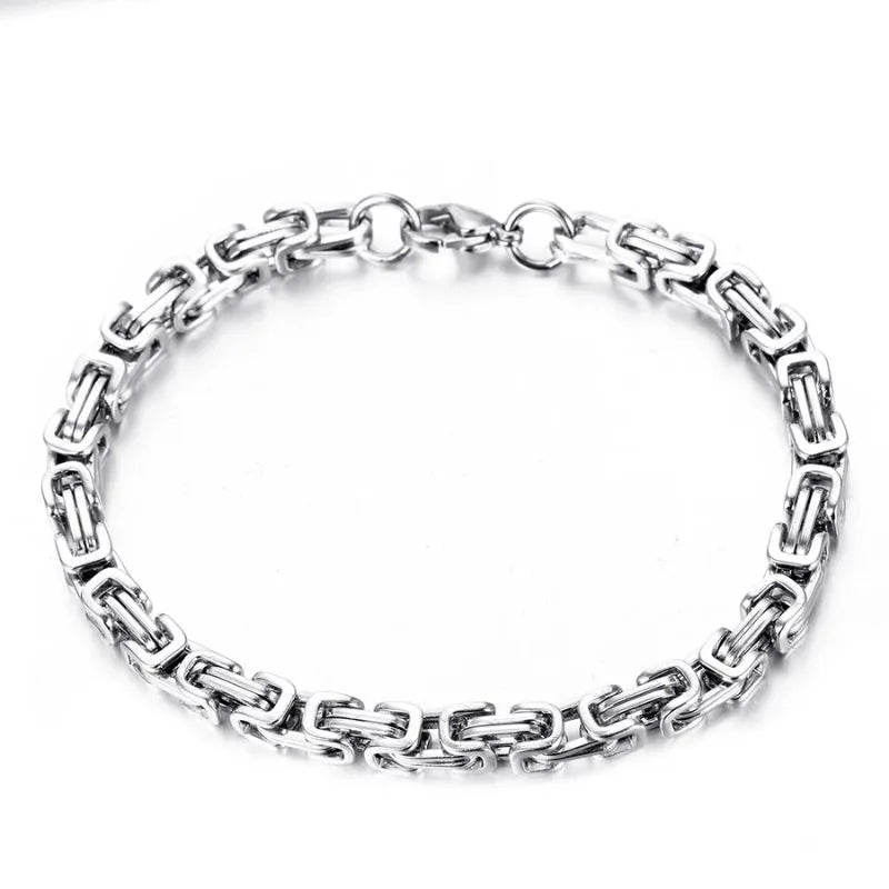 Men's Bracelet Gold with a refined Byzantine chain design that delivers a bold yet elegant look.