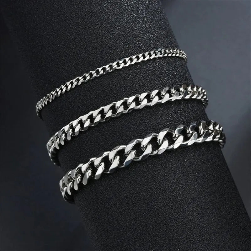 Men's Bracelet Gold – Prestige Cuban Bracelet combining premium craftsmanship, polished gold styling, and everyday comfort.