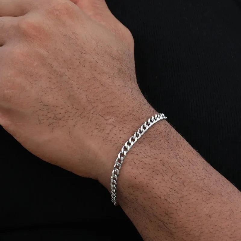 Men's Bracelet Gold with a secure lobster-claw clasp and premium Cuban chain design.