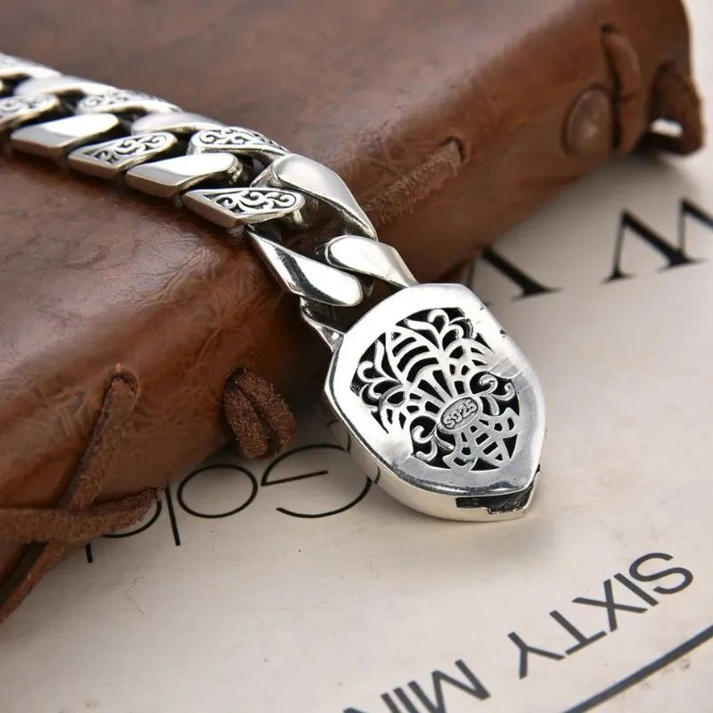 Detailed view of the Regal Lion Cuban Bracelet highlighting premium 925 sterling silver craftsmanship.