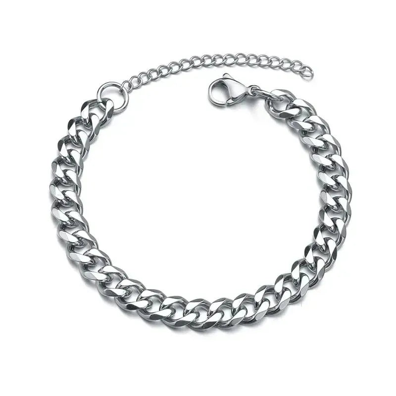 Men's Bracelet Silver in stainless steel with a sleek Cuban chain style for everyday wear and modern fashion.